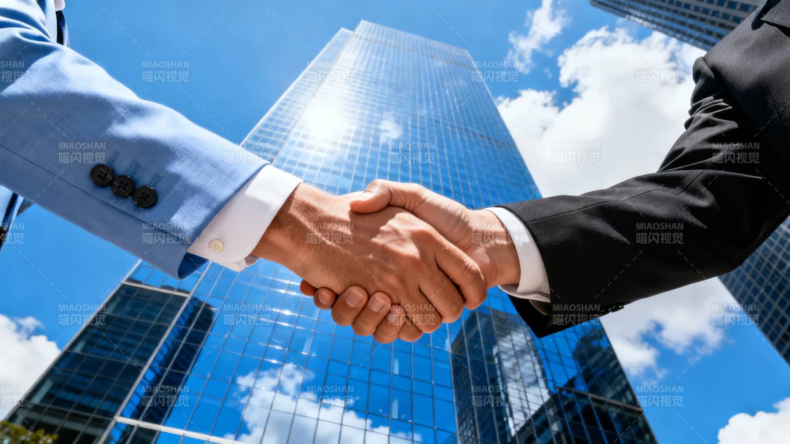 商务握手 合作双赢图片