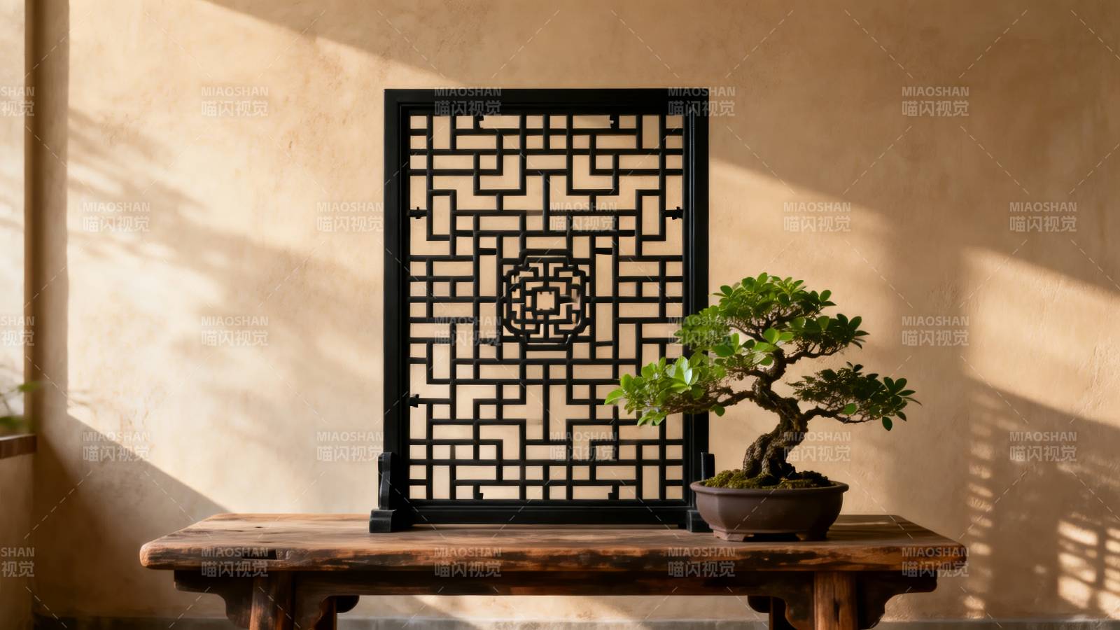 中式屏风与盆景图片