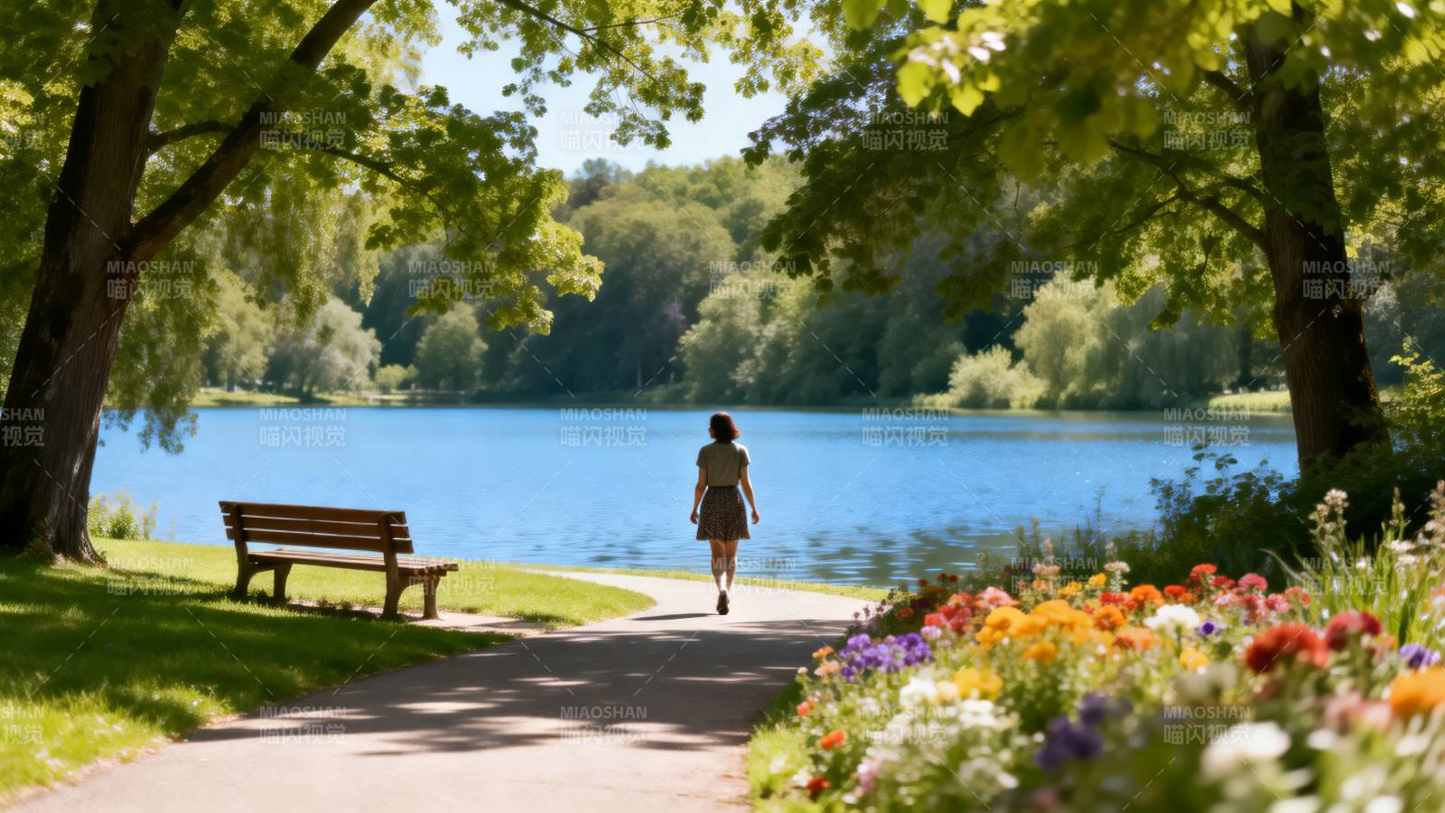 湖畔花径行图片
