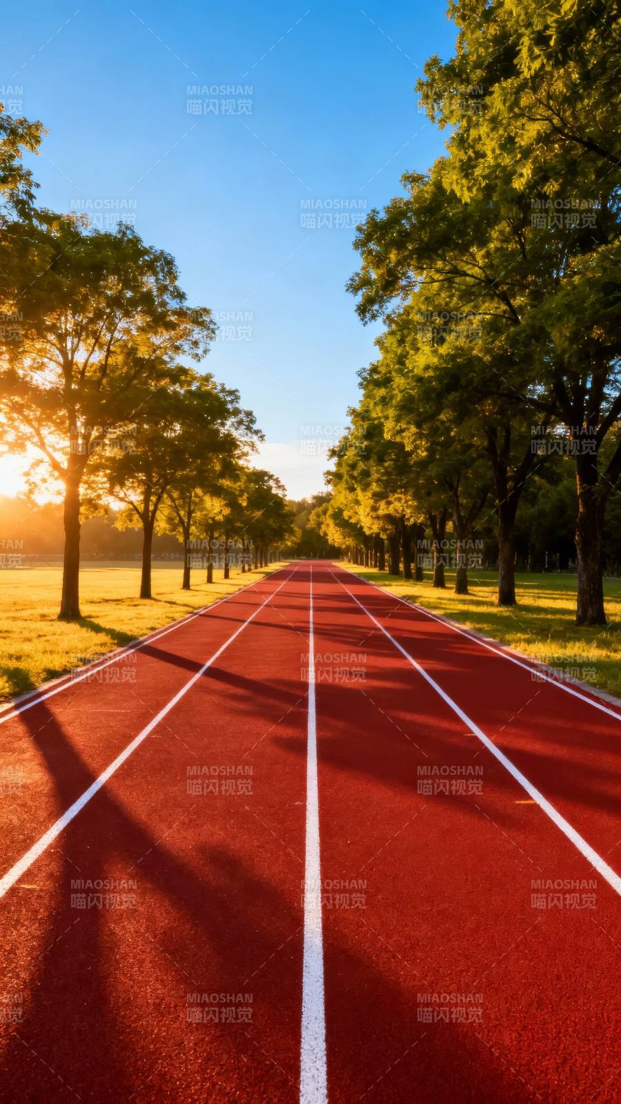 跑道晨光图片