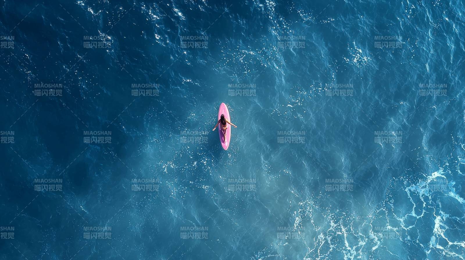 海中冲浪者图片