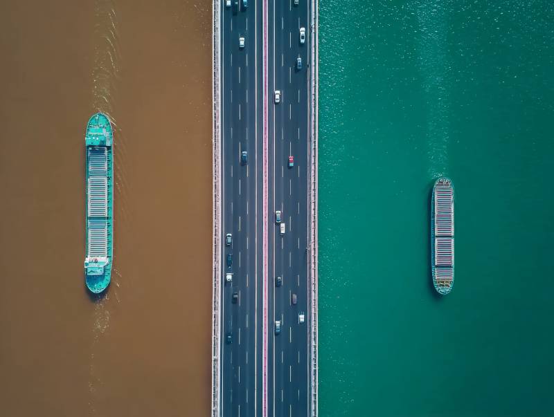 桥海双船行图片