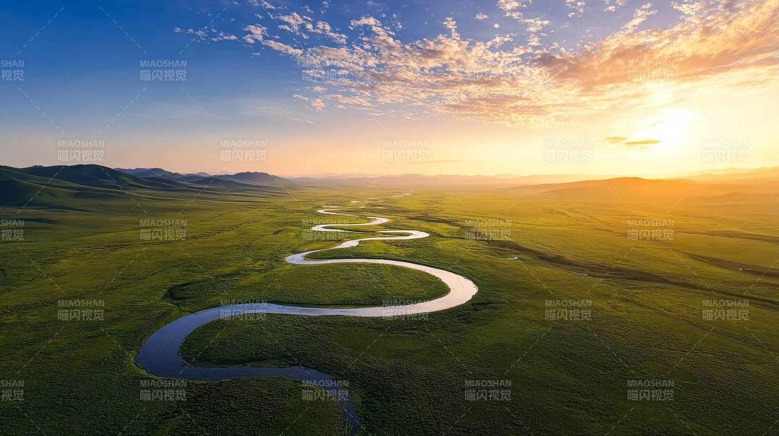 草原日落河湾图片