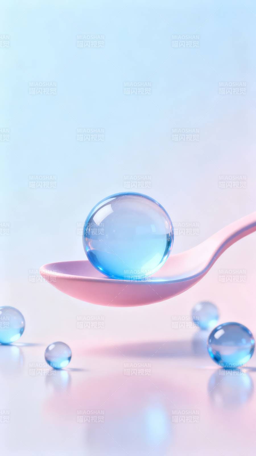 晶莹水珠映勺影图片