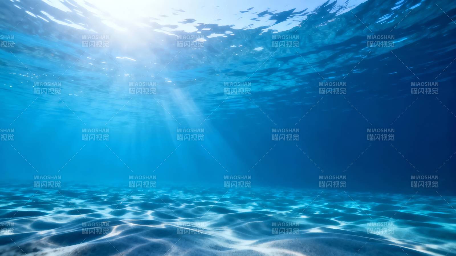 海底阳光穿透水面图片
