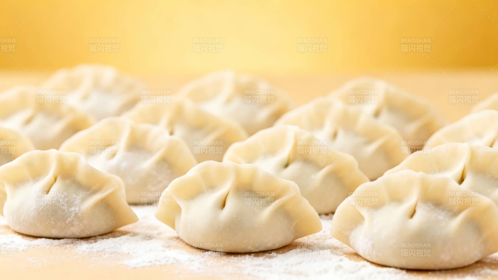 美味饺子排列整齐图片