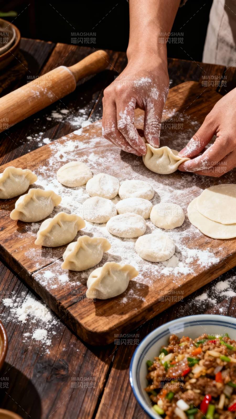 手工包饺子图片