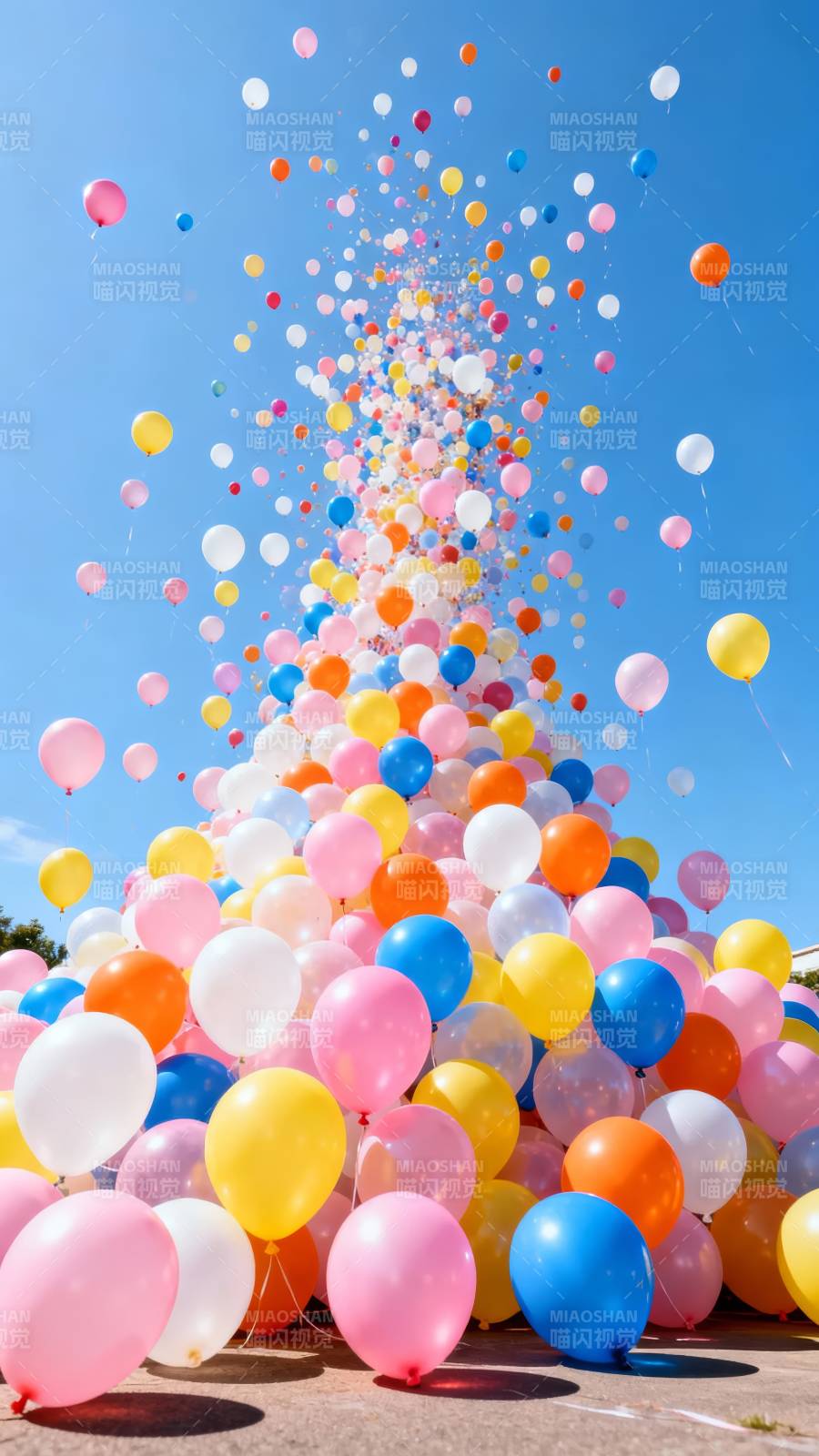 气球升空 色彩缤纷图片