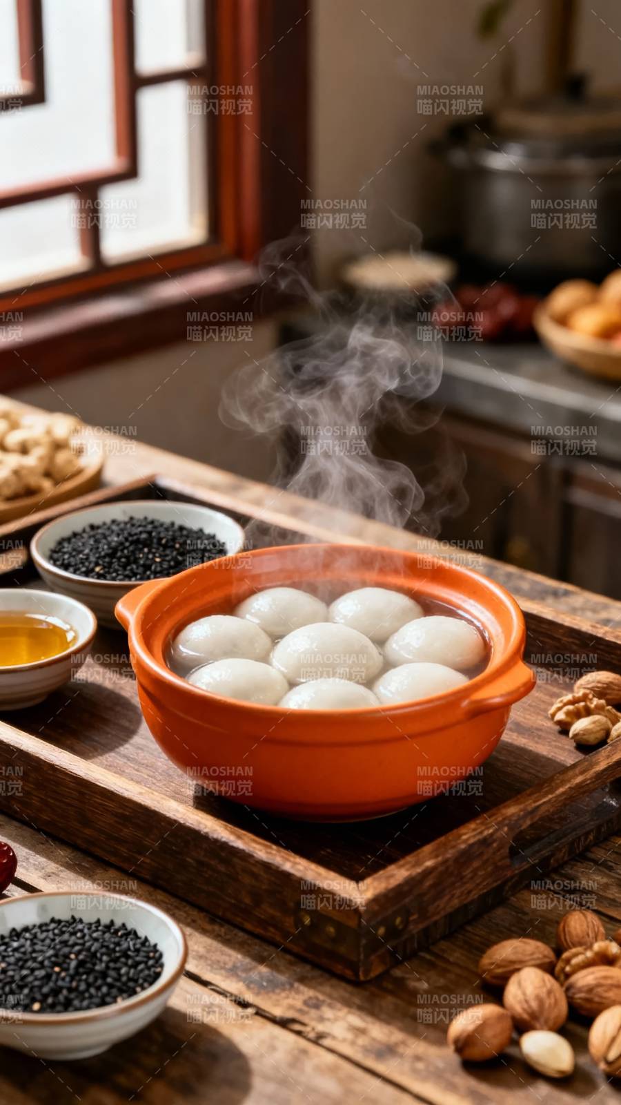 热腾腾的汤圆图片