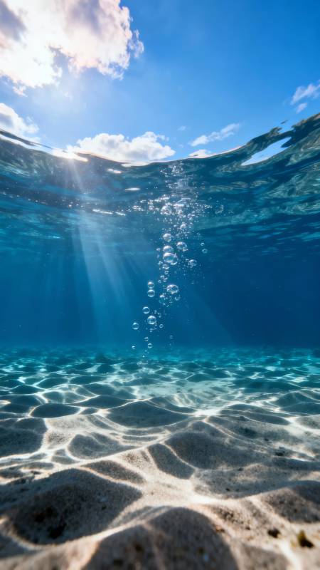 海底阳光斑驳图片
