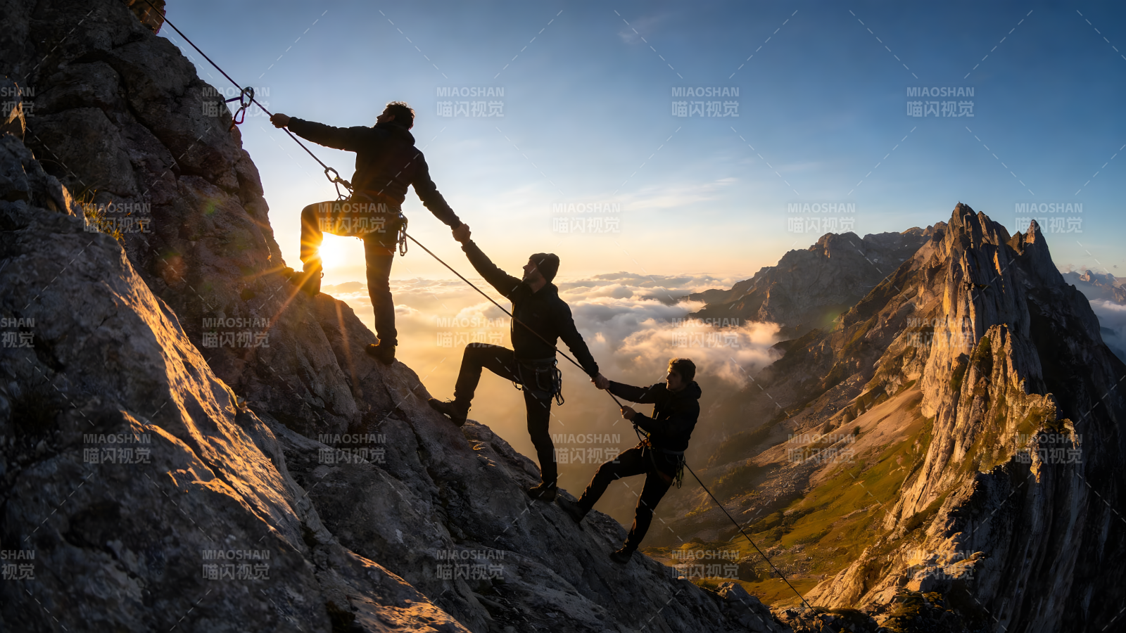 攀登者共攀高峰图片