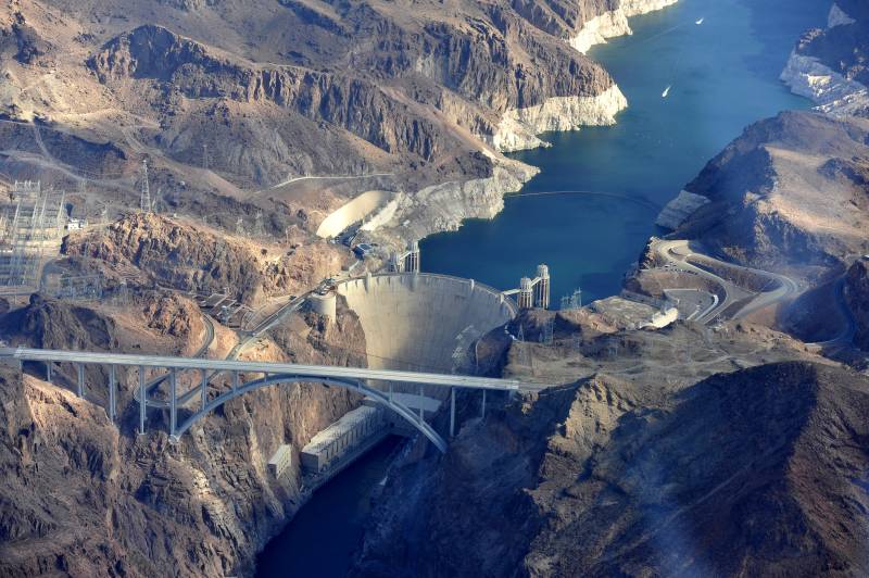 美国峡谷大坝与拱桥图片