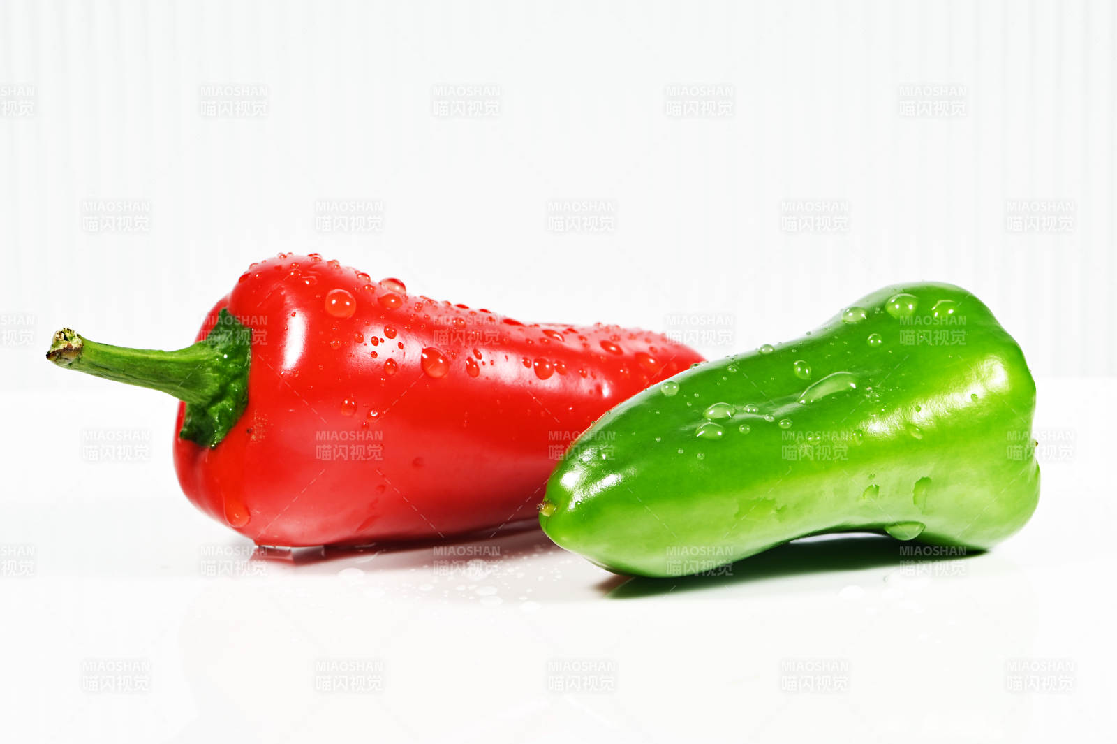 色彩鲜艳的水果甜椒特写图片