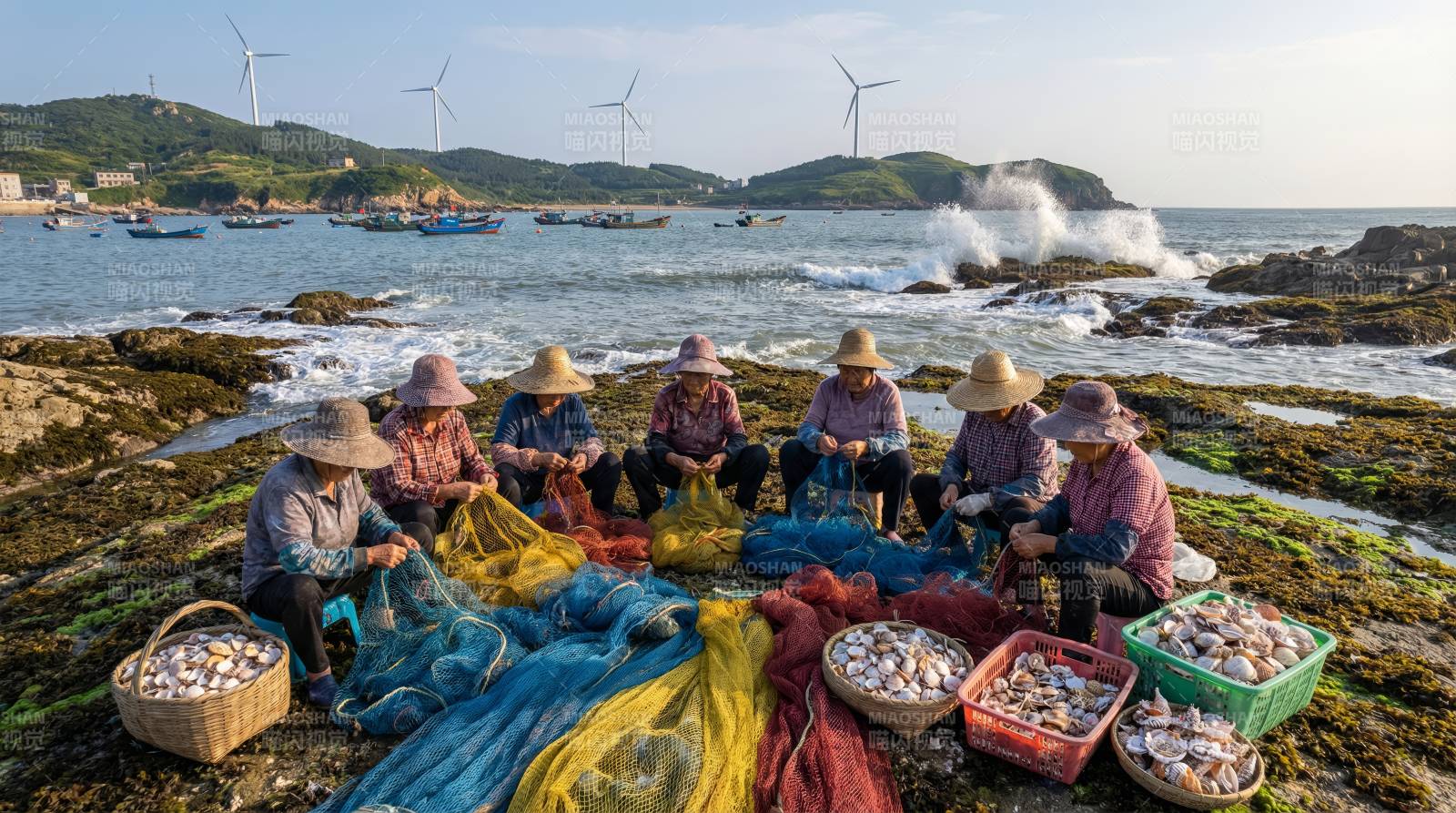 海边渔妇晒海产图片