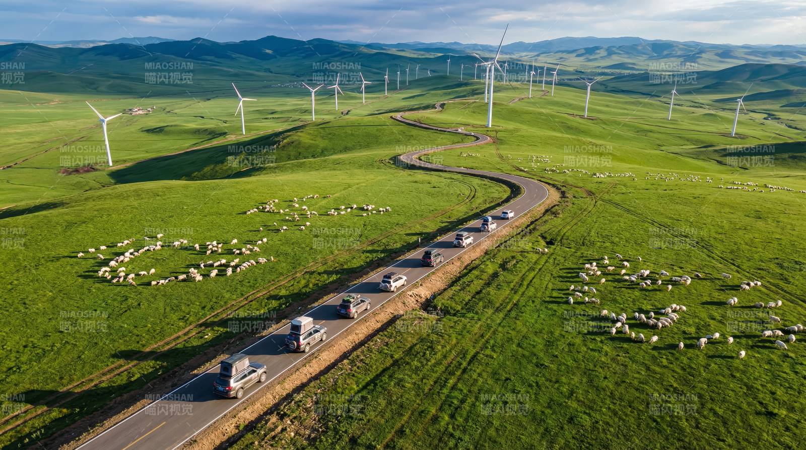 风车草原公路行图片