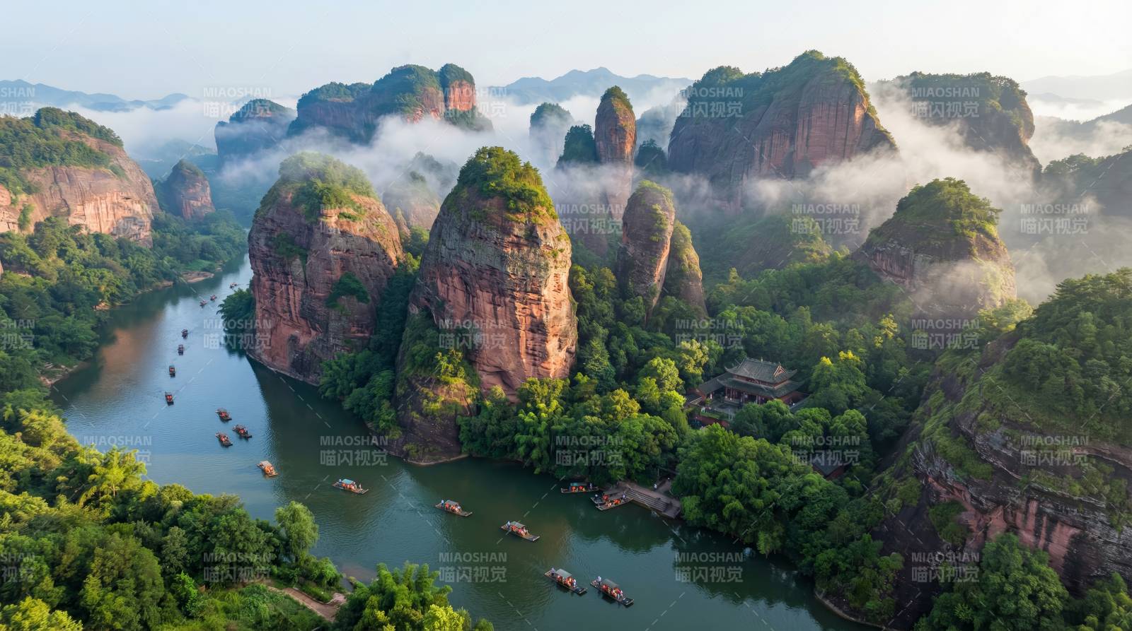 山水云雾仙境图片