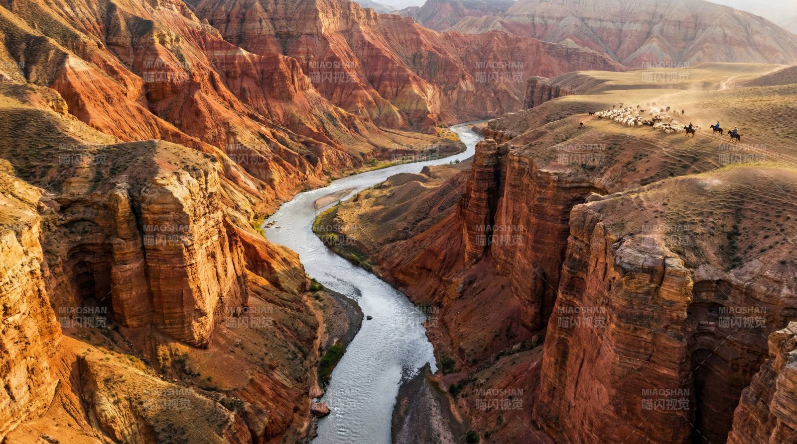 峡谷河流风光图片