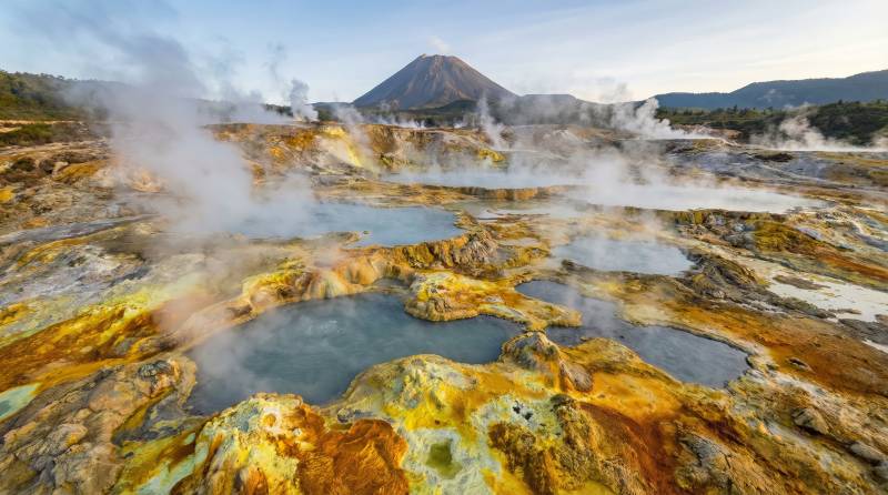 火山温泉奇观图片
