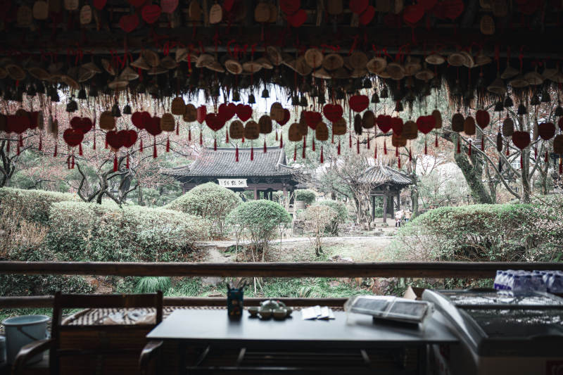 庭院挂饰静谧景   古镇图片