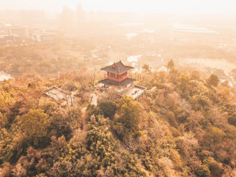 秋山古亭晨雾中  晨曦图片