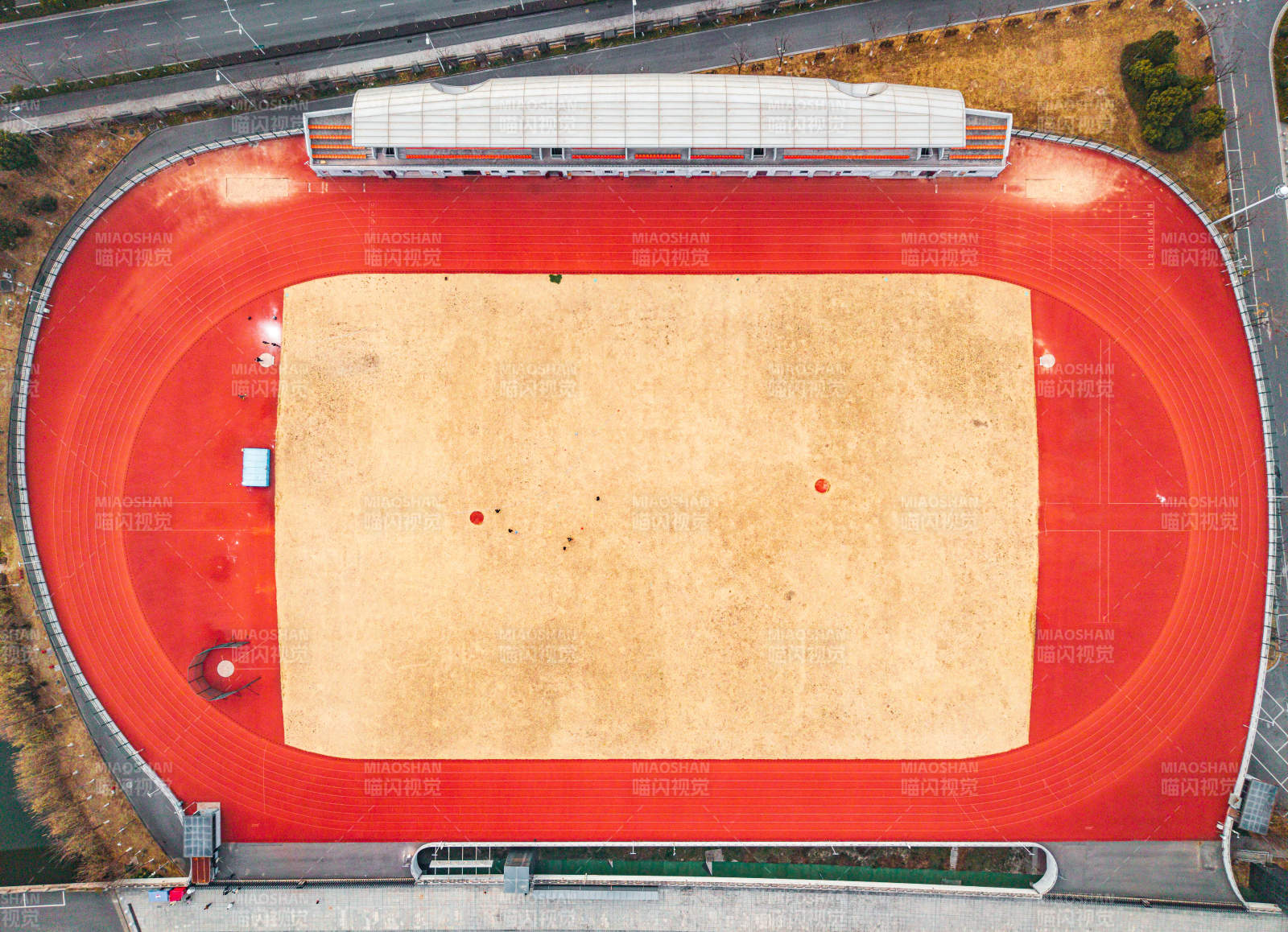 空中俯瞰体育场  操场图片