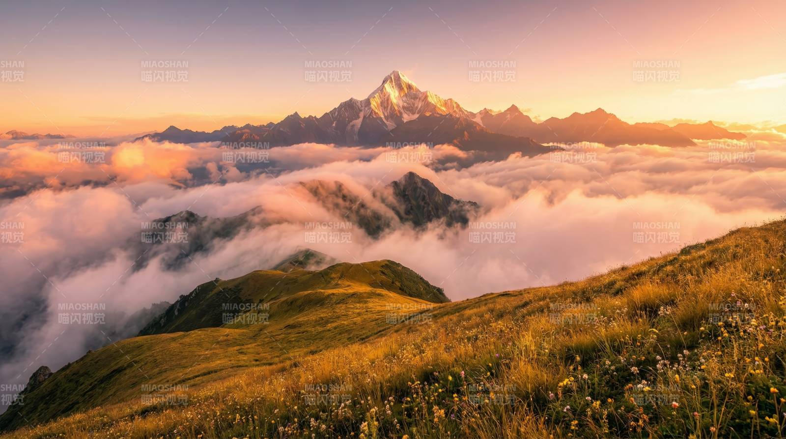 云海日出山巅图片