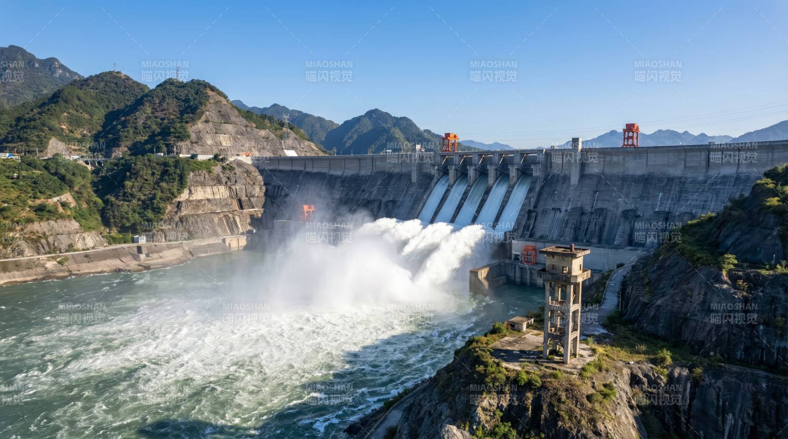 壮观水电站泄洪图片