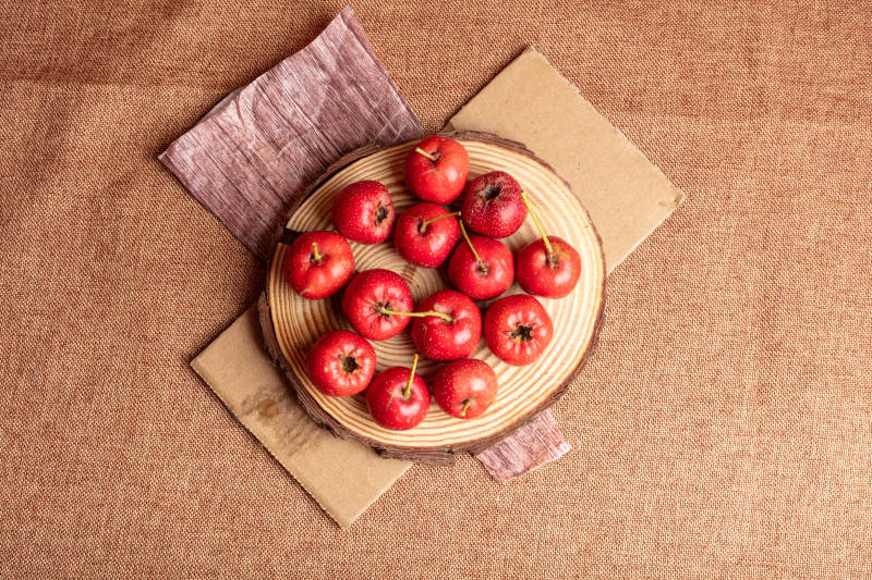 山楂木盘静物图图片