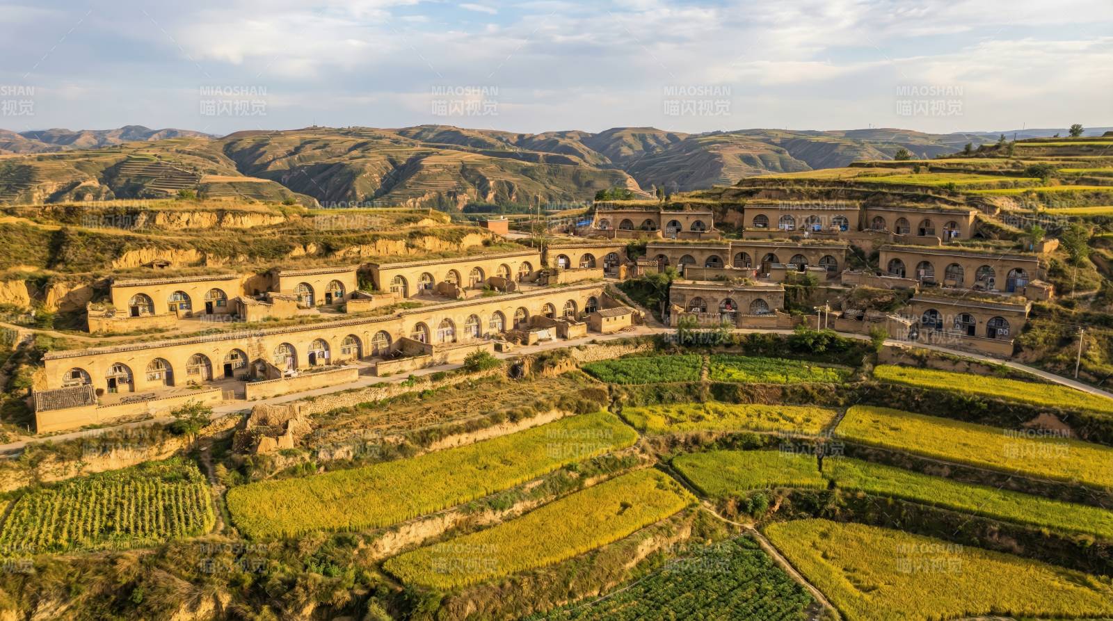 黄土高原窑洞风光图片