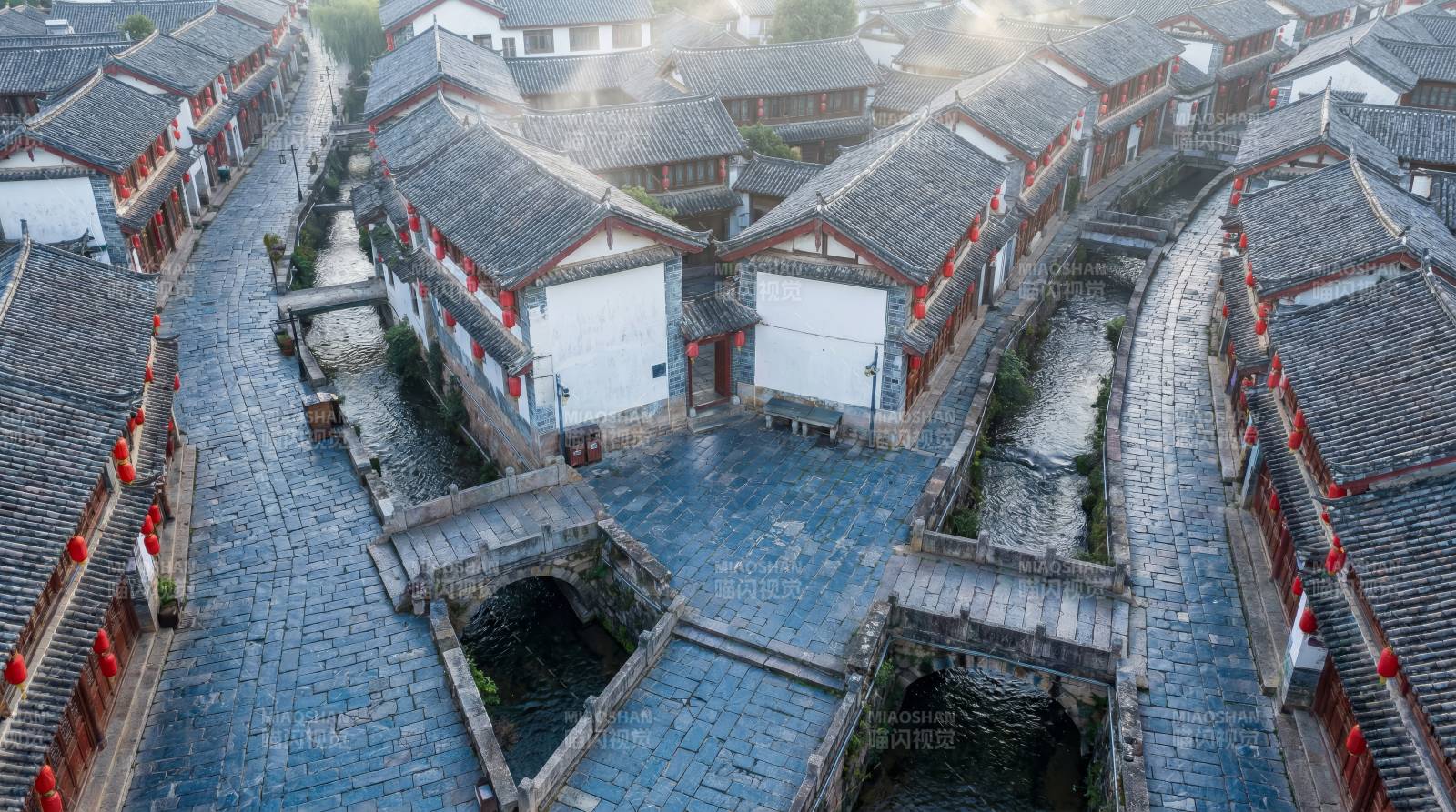 古巷水韵 静谧如画图片