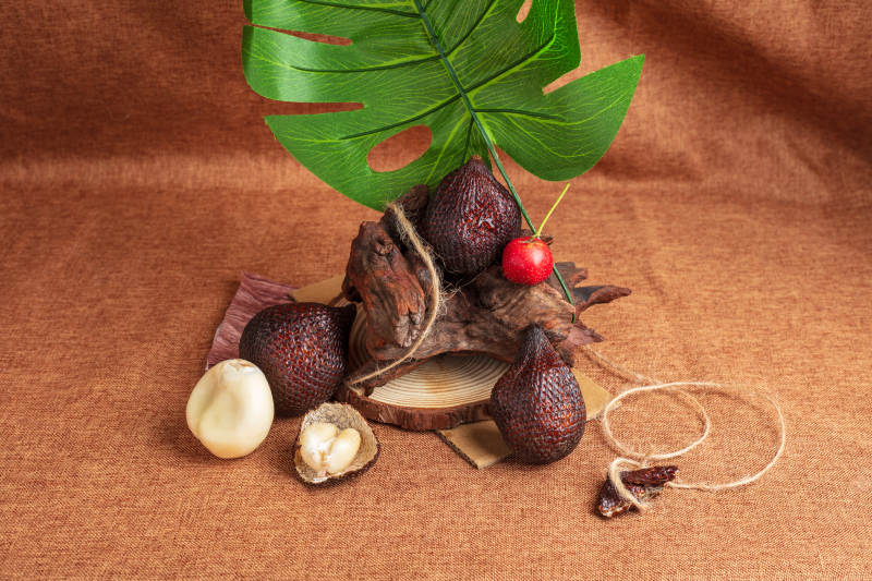 蛇皮果静物图图片