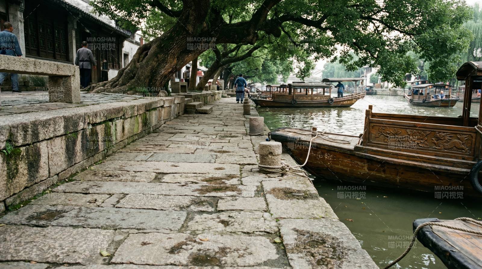 水乡古桥石径图片