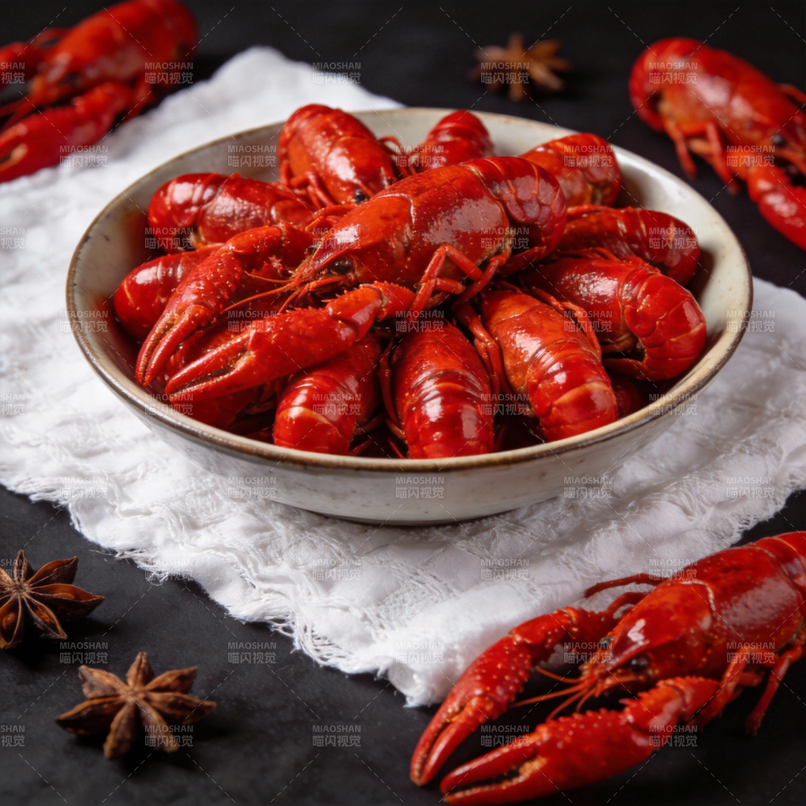 红亮小龙虾盛宴图片