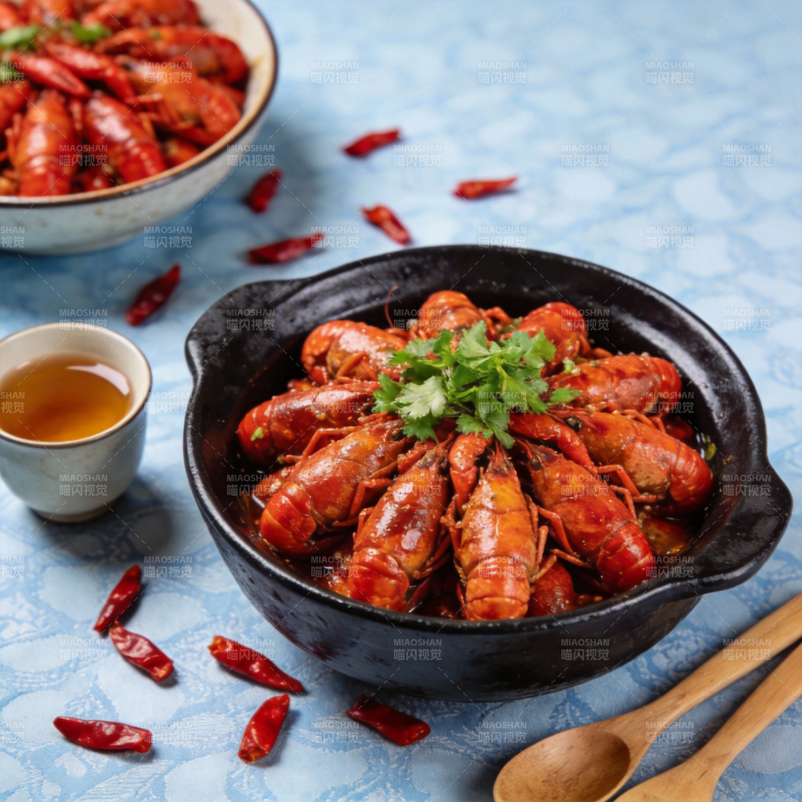 麻辣小龙虾盛宴图片