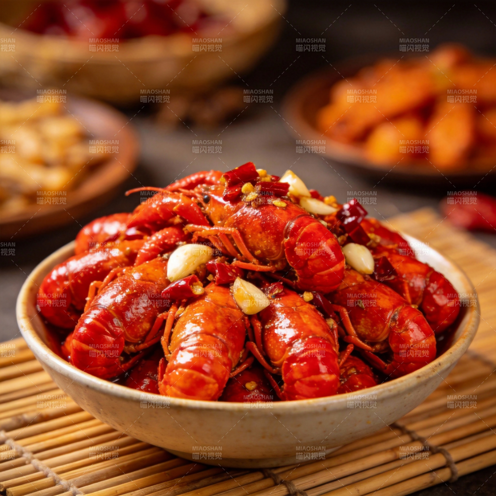 麻辣小龙虾盛宴图片