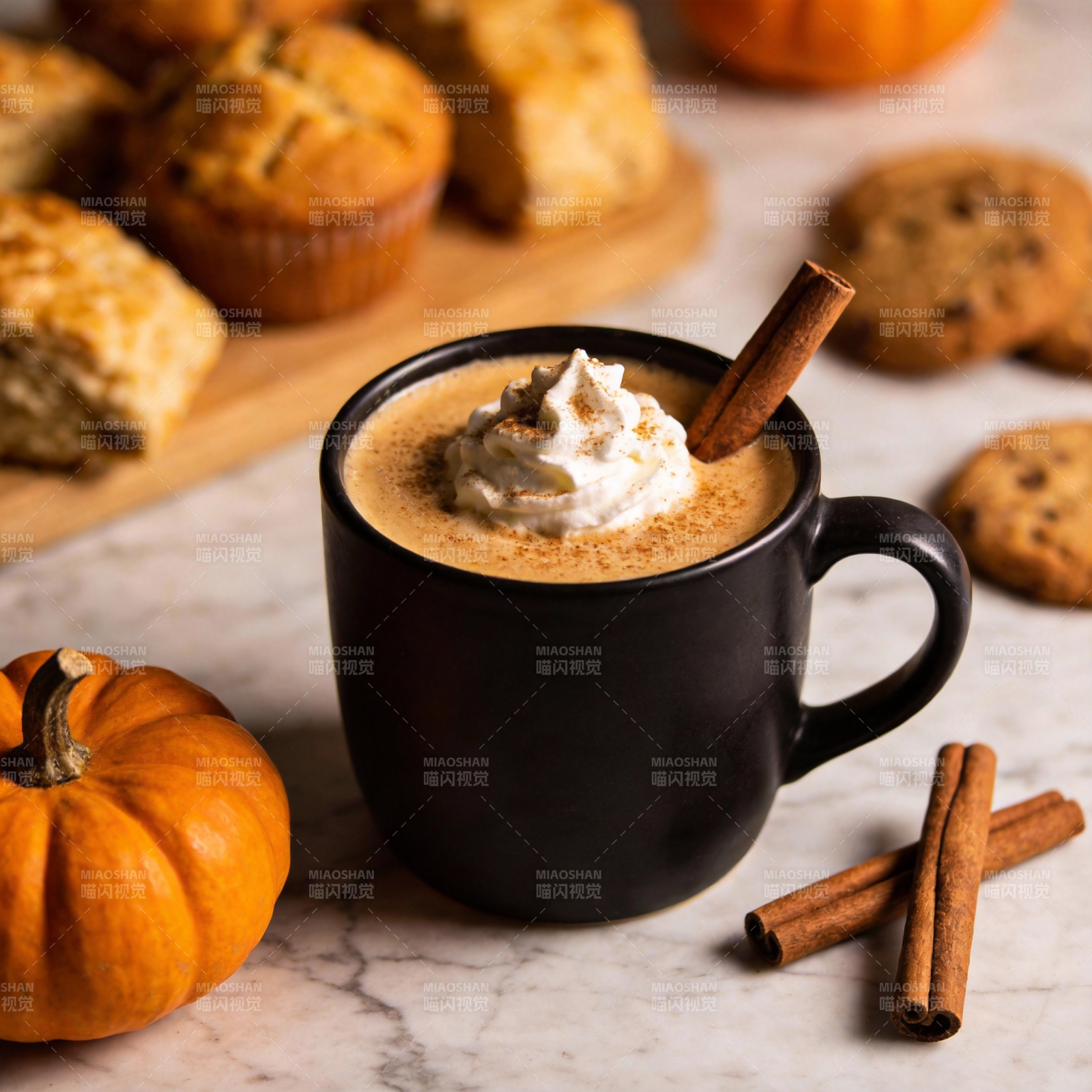 南瓜拿铁 秋日暖饮图片