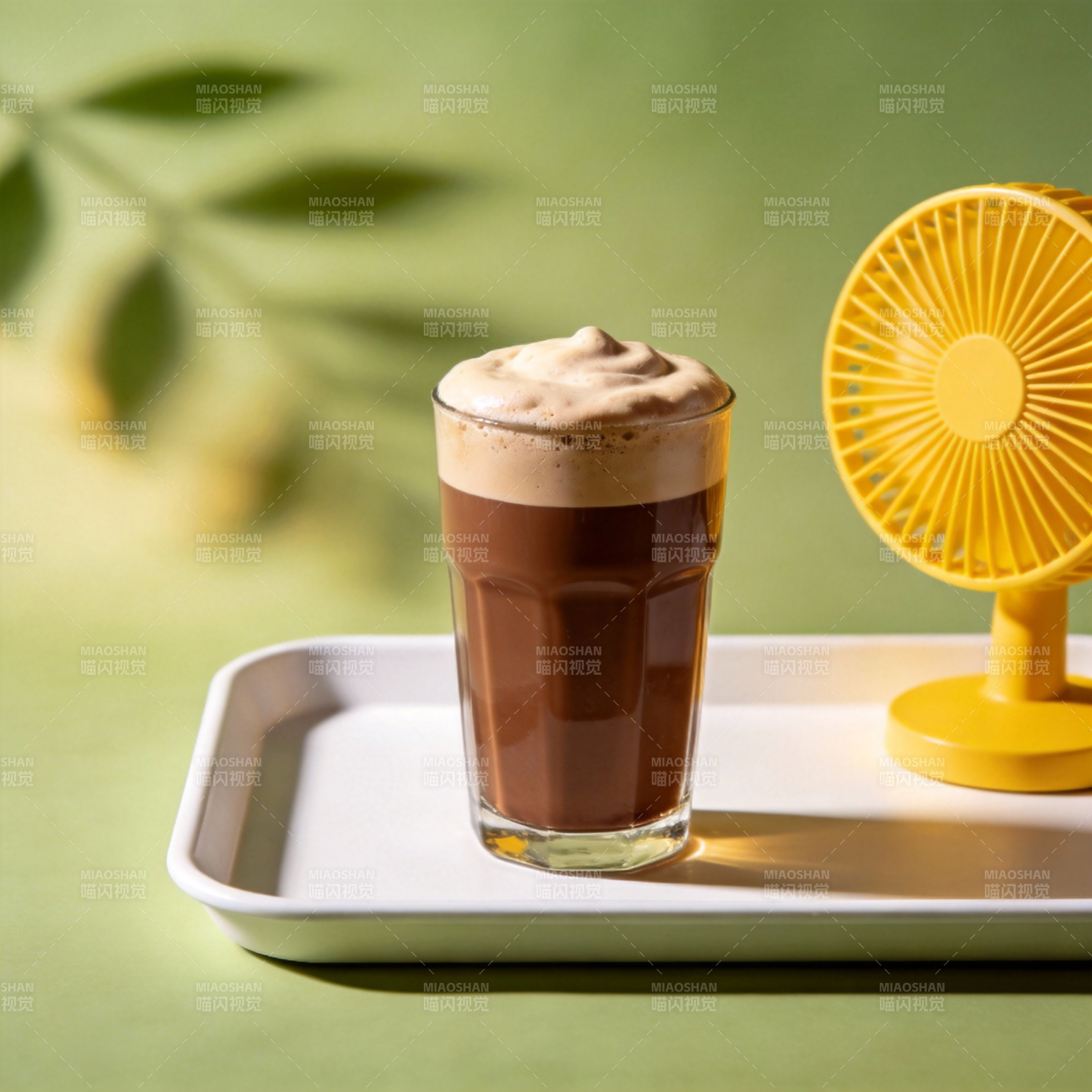 咖啡与小风扇图片
