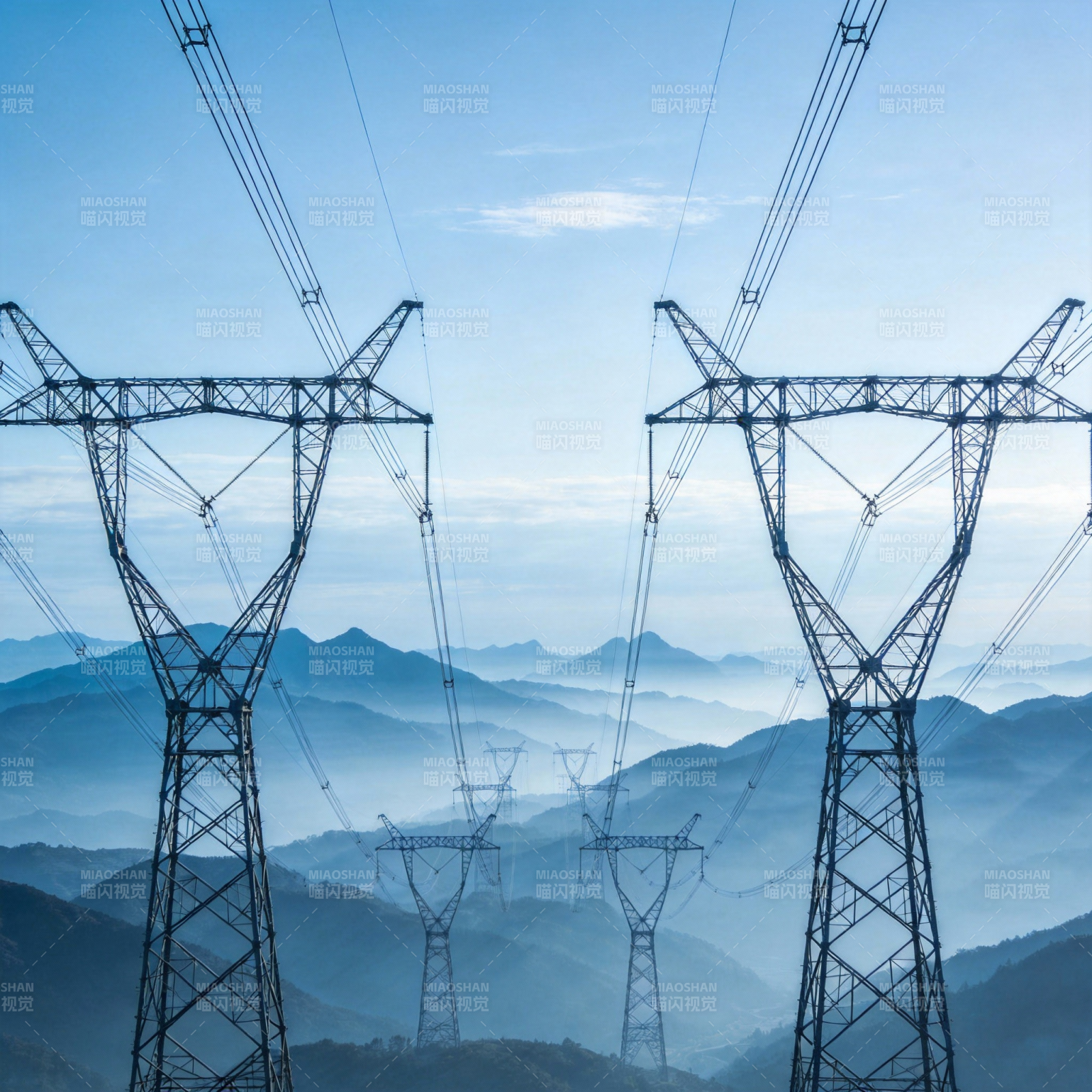 电力塔与远山图片