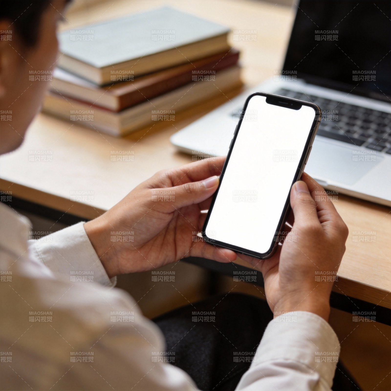 专注手机屏幕图片