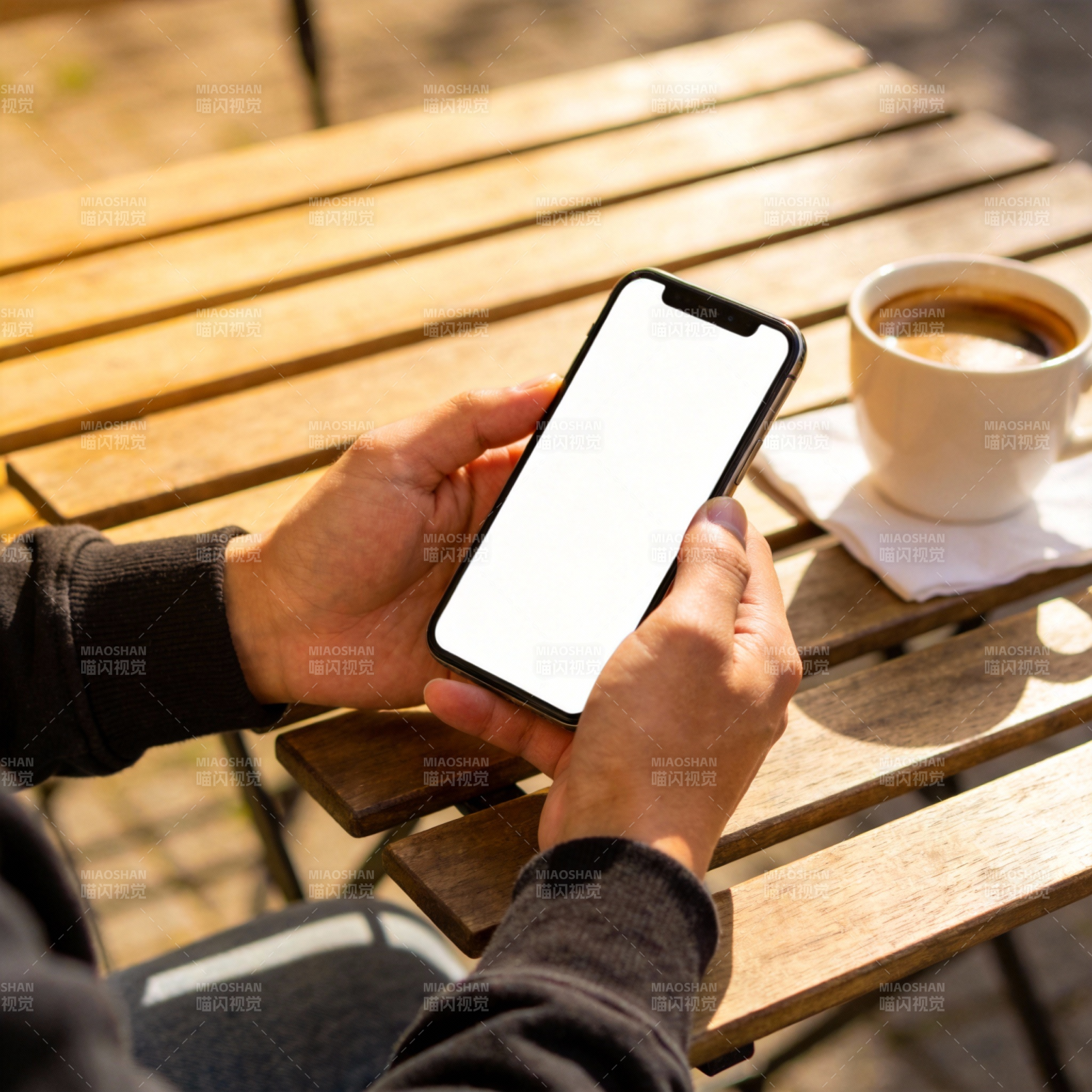 咖啡时光 手机相伴图片
