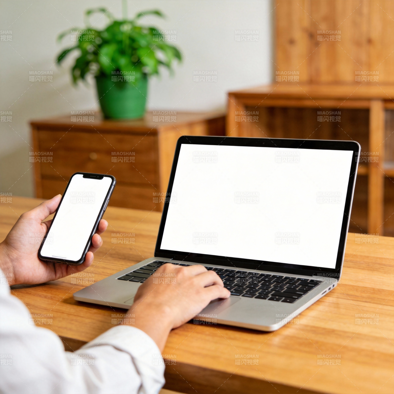 手机电脑协同工作图片