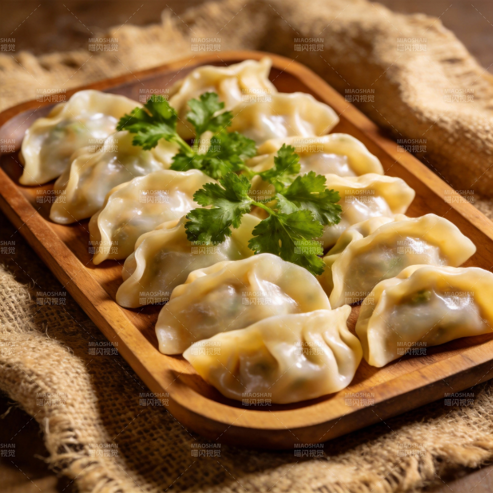 美味饺子摆盘图片