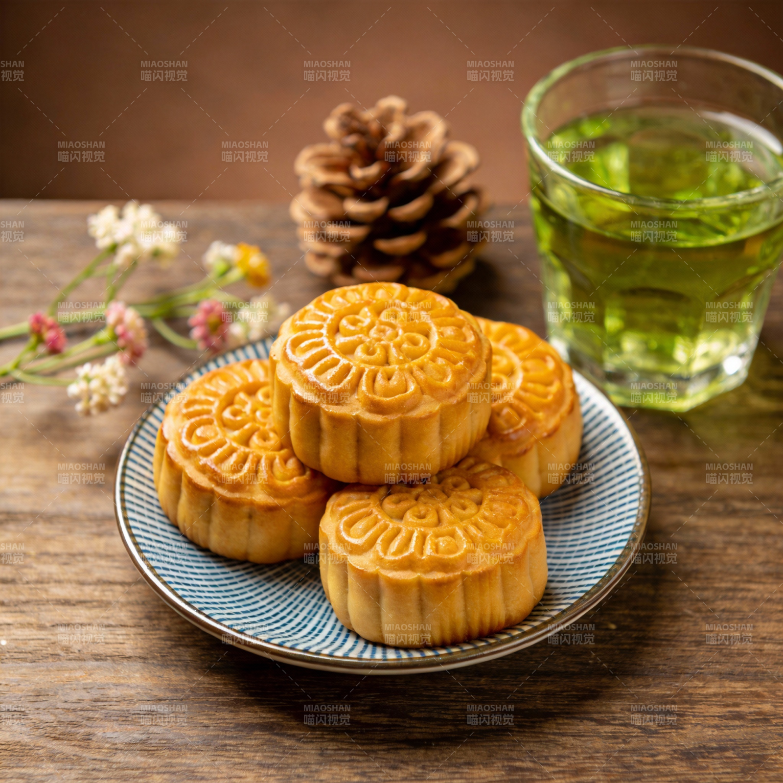 中秋月饼茶香伴图片