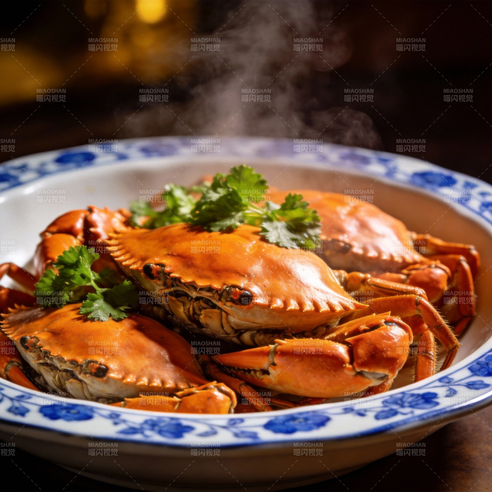 热气腾腾的蒸蟹图片