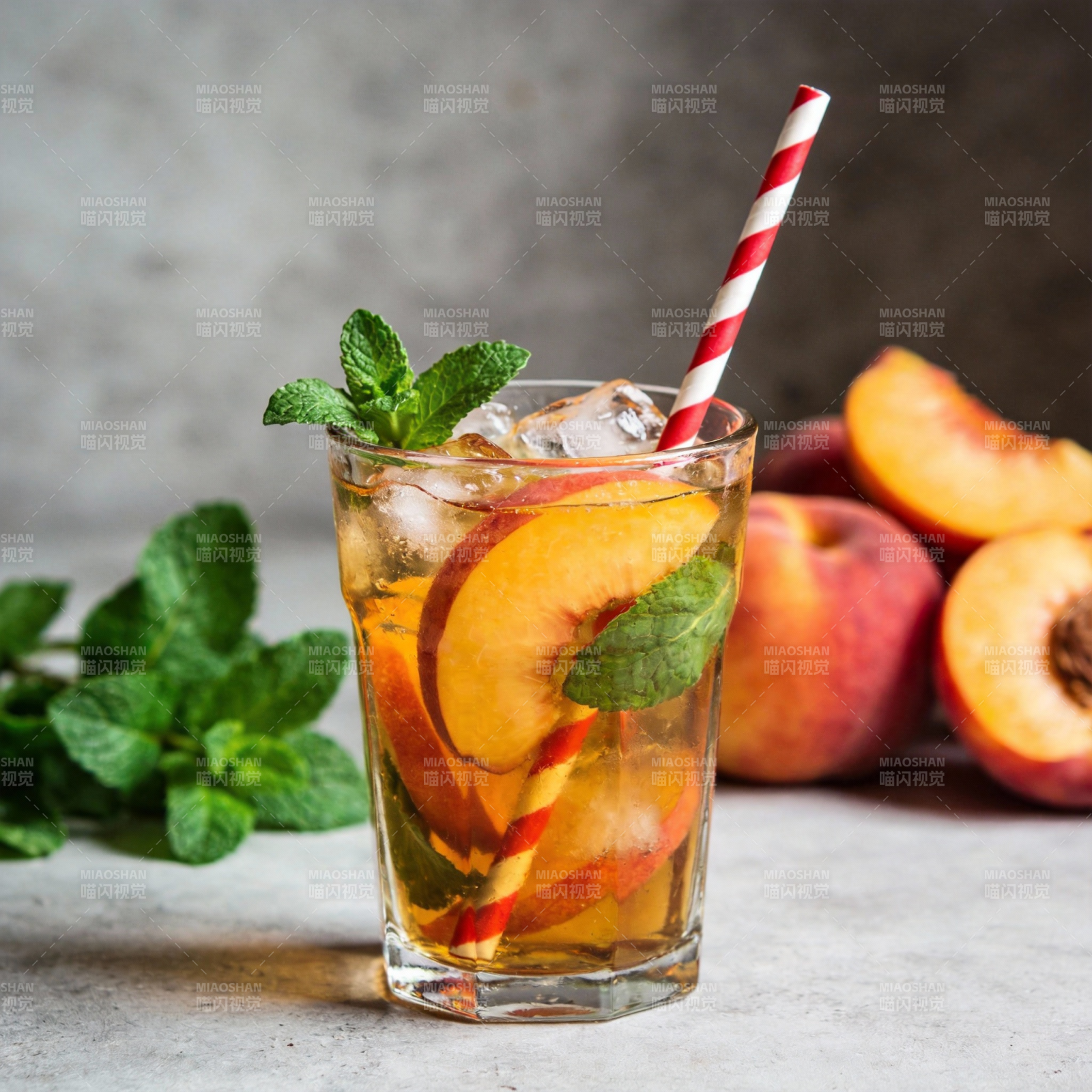 桃子薄荷冰饮图片