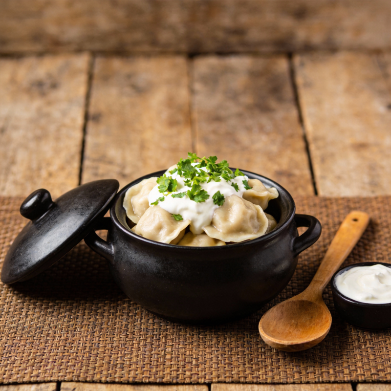 美味饺子配酸奶油图片