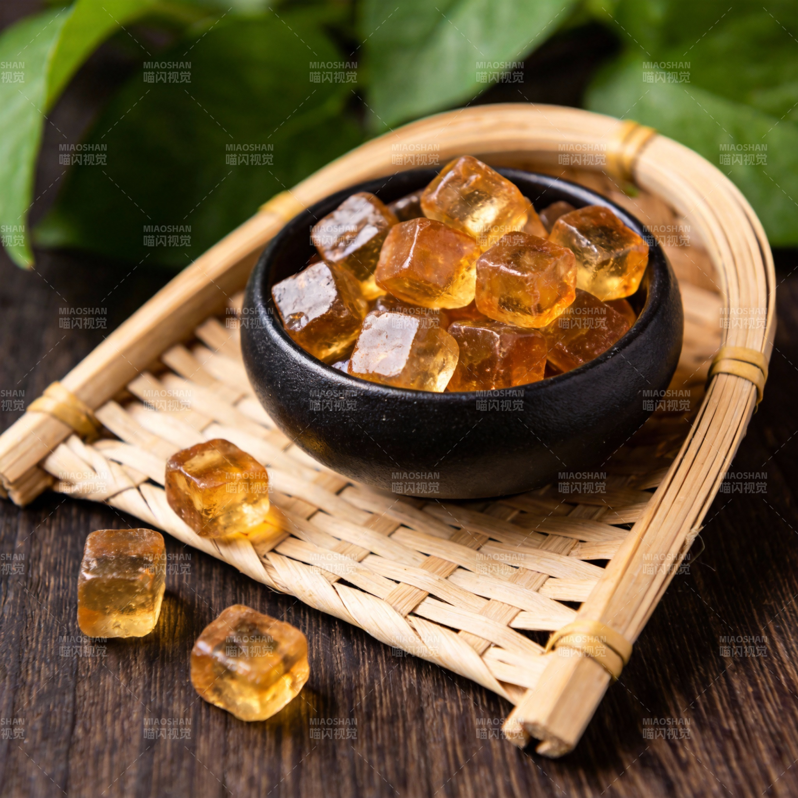 琥珀糖晶莹剔透图片