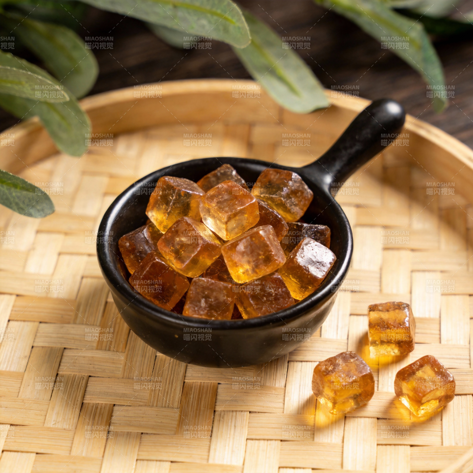 琥珀冰糖晶莹剔透图片