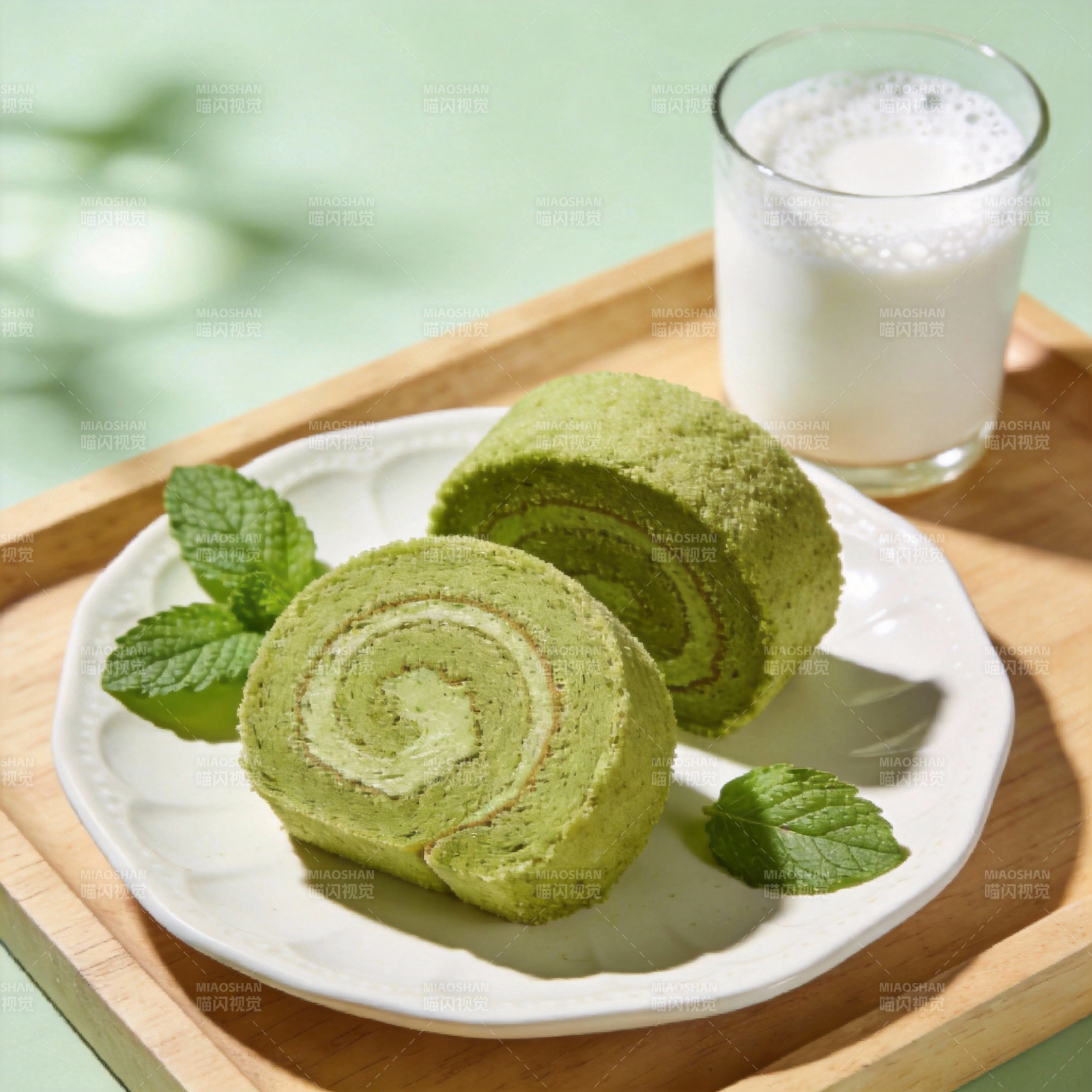 抹茶卷蛋糕配牛奶图片