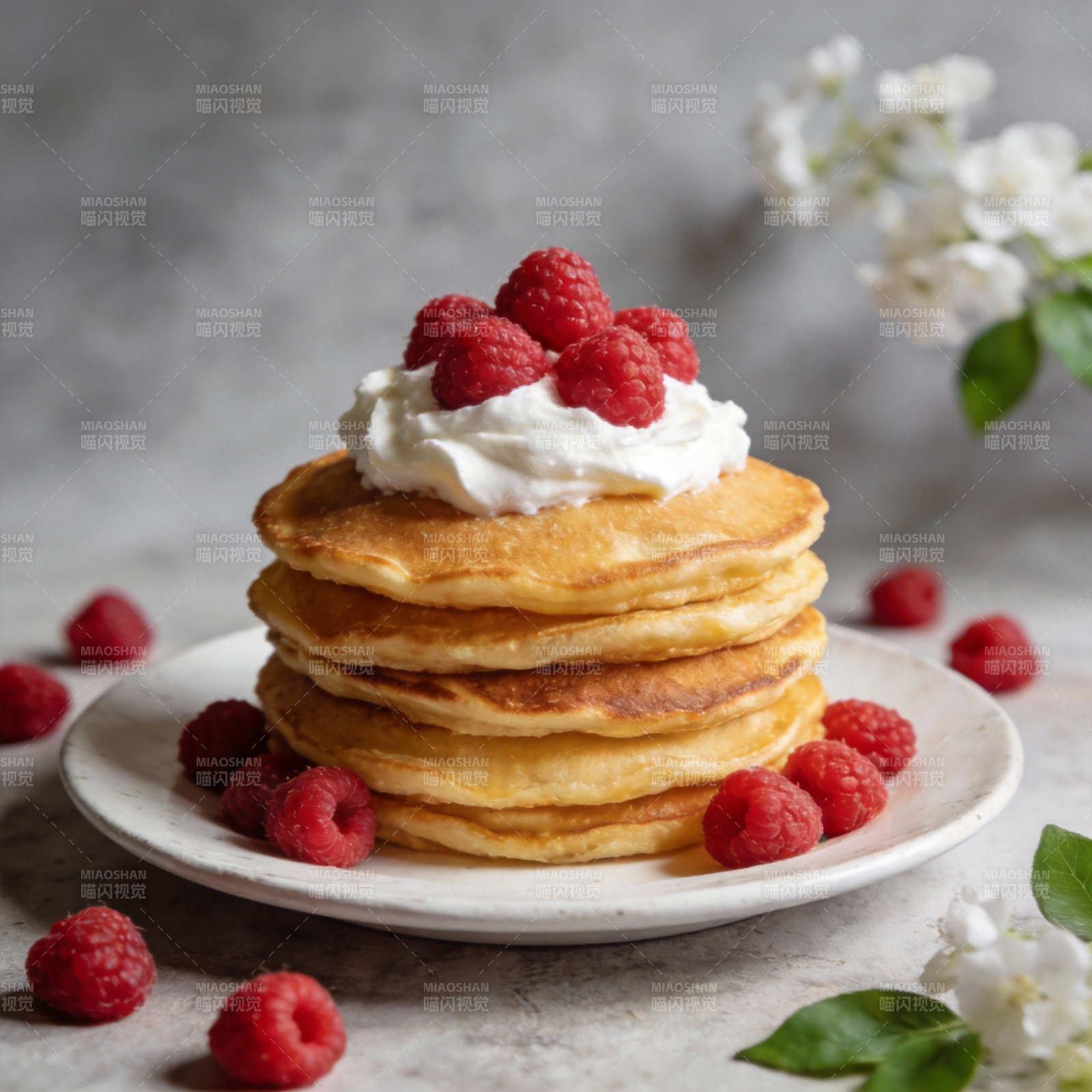 莓果奶油煎饼图片